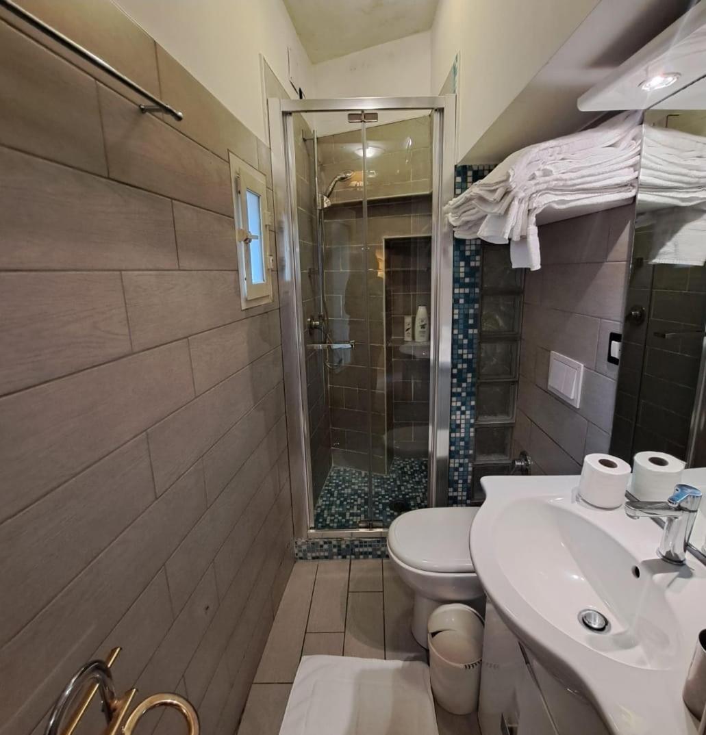 Guide Tour Apartments Неаполь Экстерьер фото